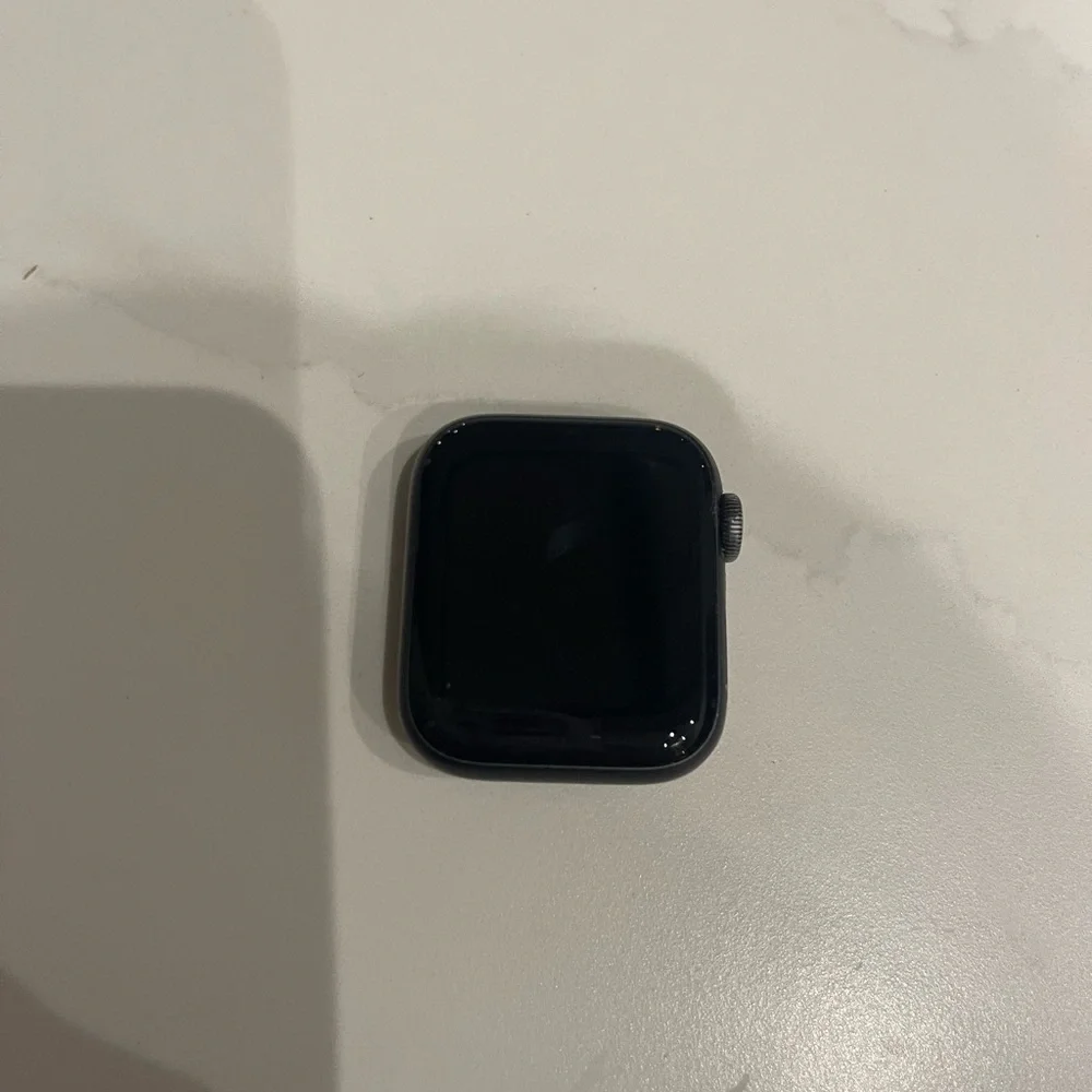 Series 5 black 40 MM with black and tortoise shell bands - Picture 6 of 6